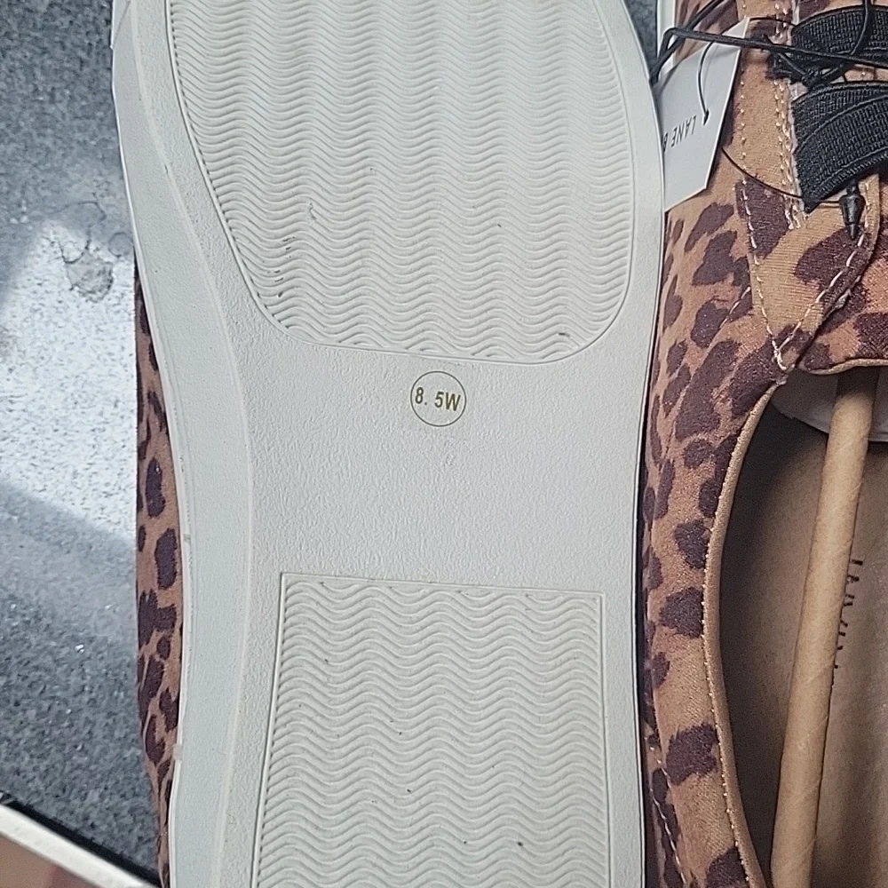 Shoes - Picture 2 of 3